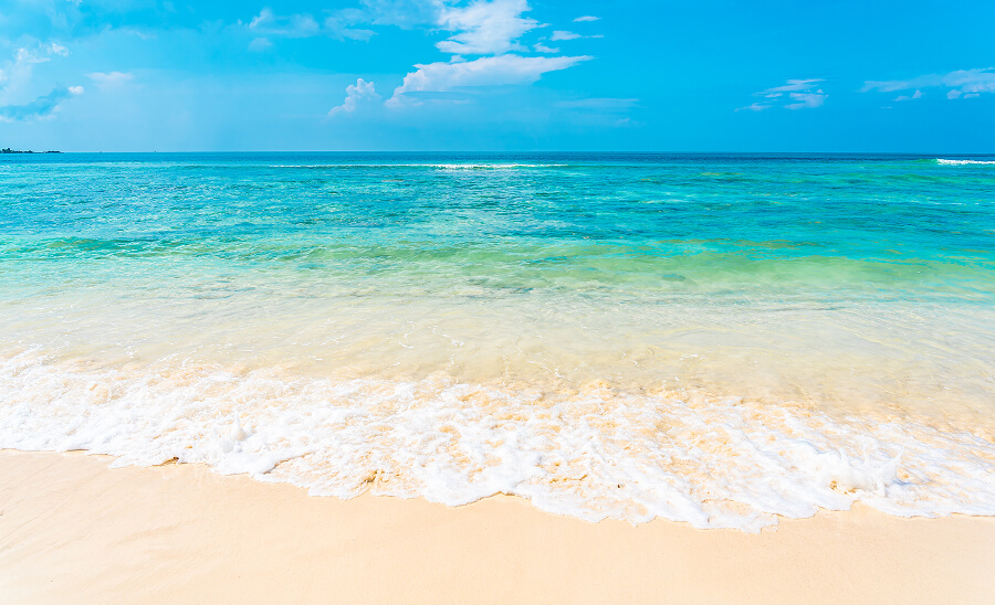 海やプールの水