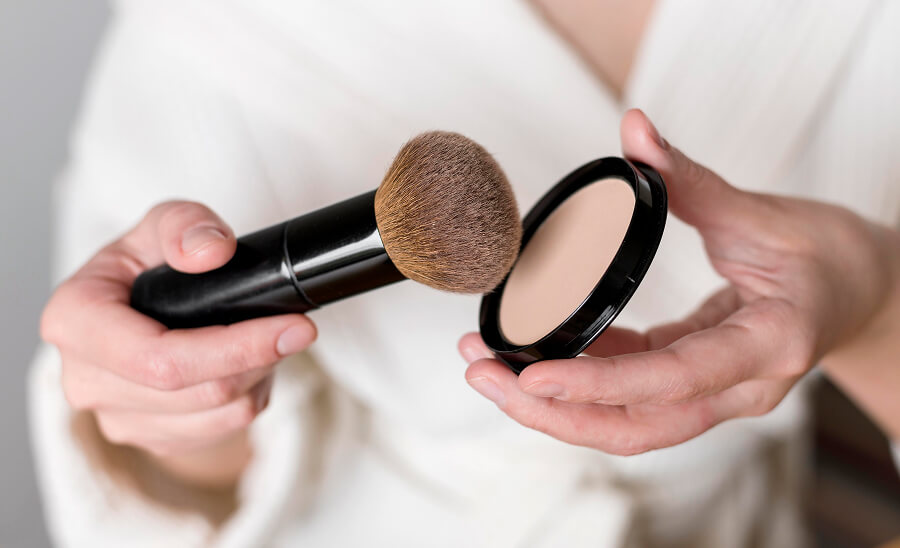 仕上げにパウダー&フィックスミスト